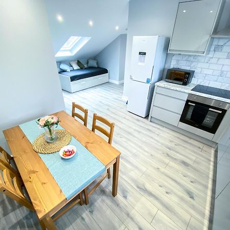 Large 1-Bedroom Flat, 5 Guest, London - F4 Екстериор снимка