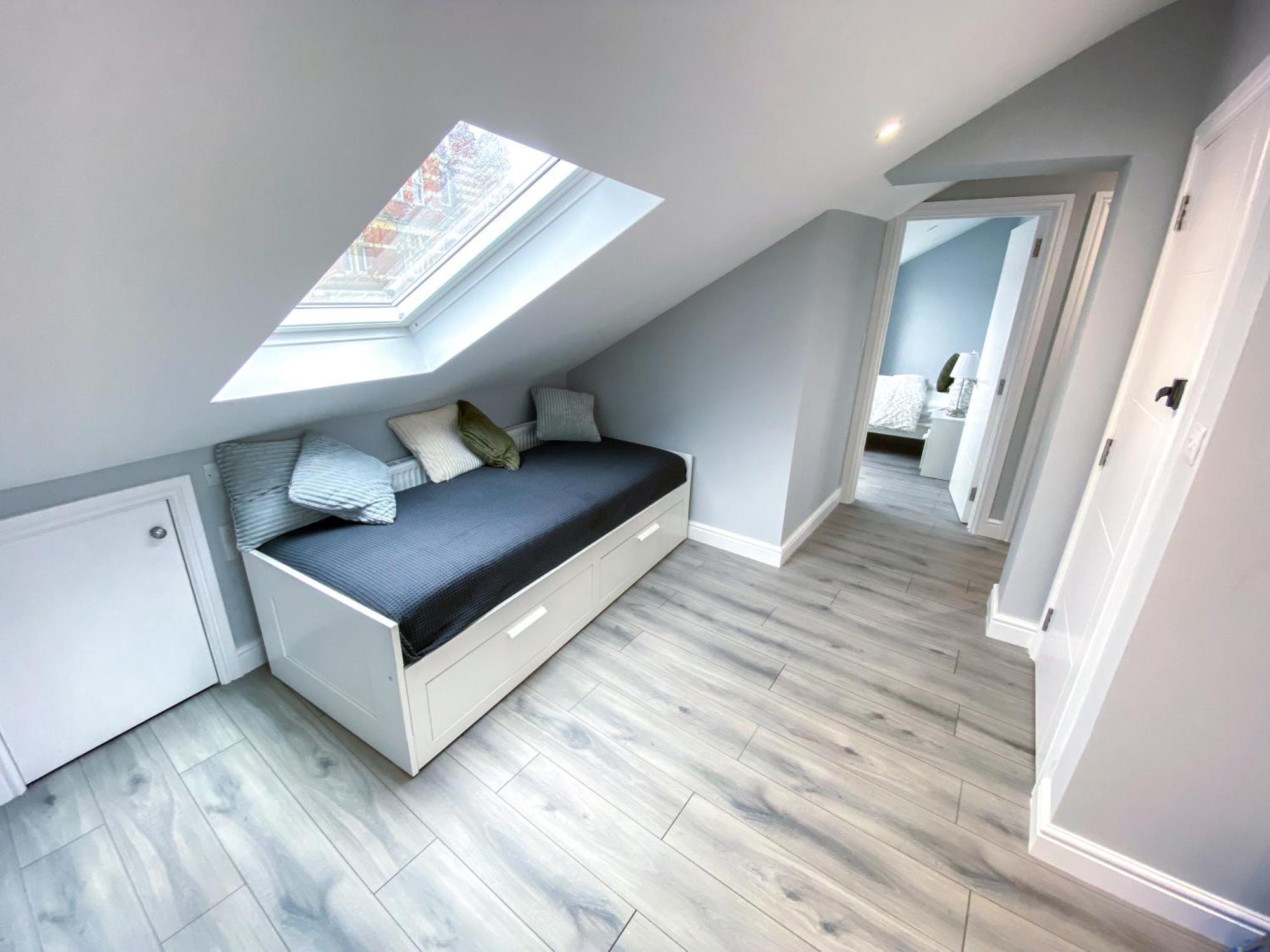 Large 1-Bedroom Flat, 5 Guest, London - F4 Екстериор снимка